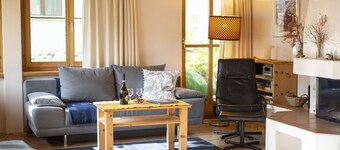 Chasa Val 735C: Quiet, cozy 3 ½-room apartment with fireplace and panoramic views of the national park