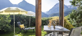 Chasa Val 735C: Quiet, cozy 3 ½-room apartment with fireplace and panoramic views of the national park