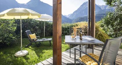 Chasa Val 735C: Quiet, cozy 3 œ-room apartment with fireplace and panoramic views of the national park