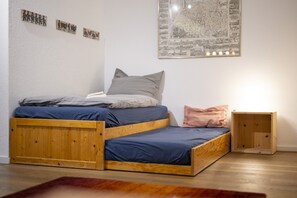 Free WiFi, bed sheets - Brentschpark No. c96: Cosy 2.5-room flat in the quietly located Brentschpark neighbourhood (Scuol)