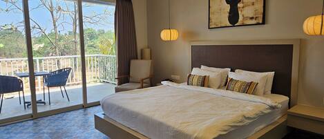 Premier River View Room With Balcony | 1 bedroom, desk, free WiFi, bed sheets