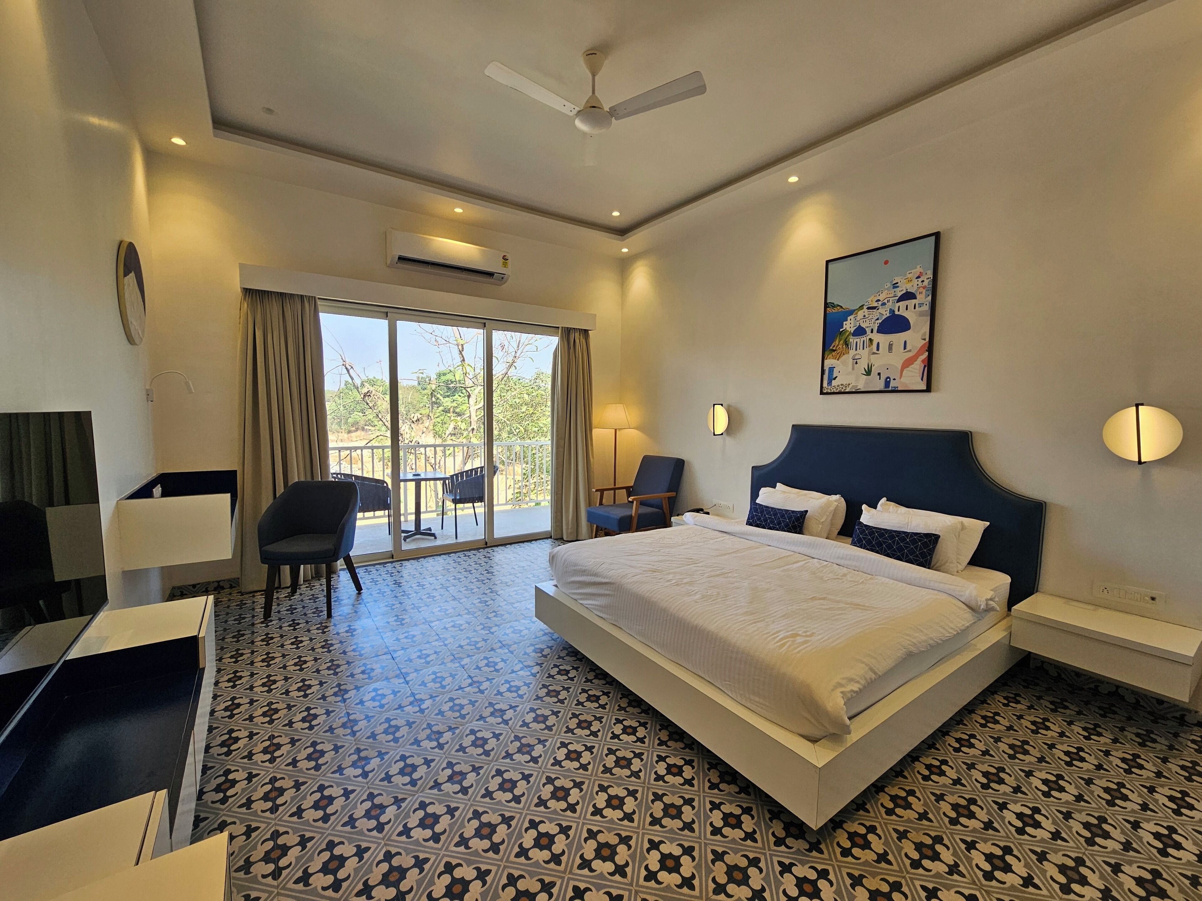 Premier River View Room With Balcony