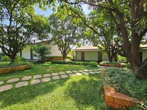 Exterior - River Estates Luxury Resort & Spa (Khalapur)