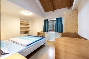 4 Schlafzimmer, kostenloses WLAN, Bettwäsche