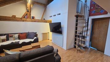Fernseher, Kamin