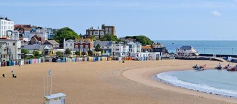 Railway Cottage - Stylish & Central Oasis in Whitstable