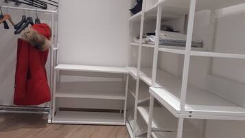 1 bedroom, down duvets, free WiFi, bed sheets