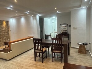 Dining - Apparently jasmines   (Constantine)
