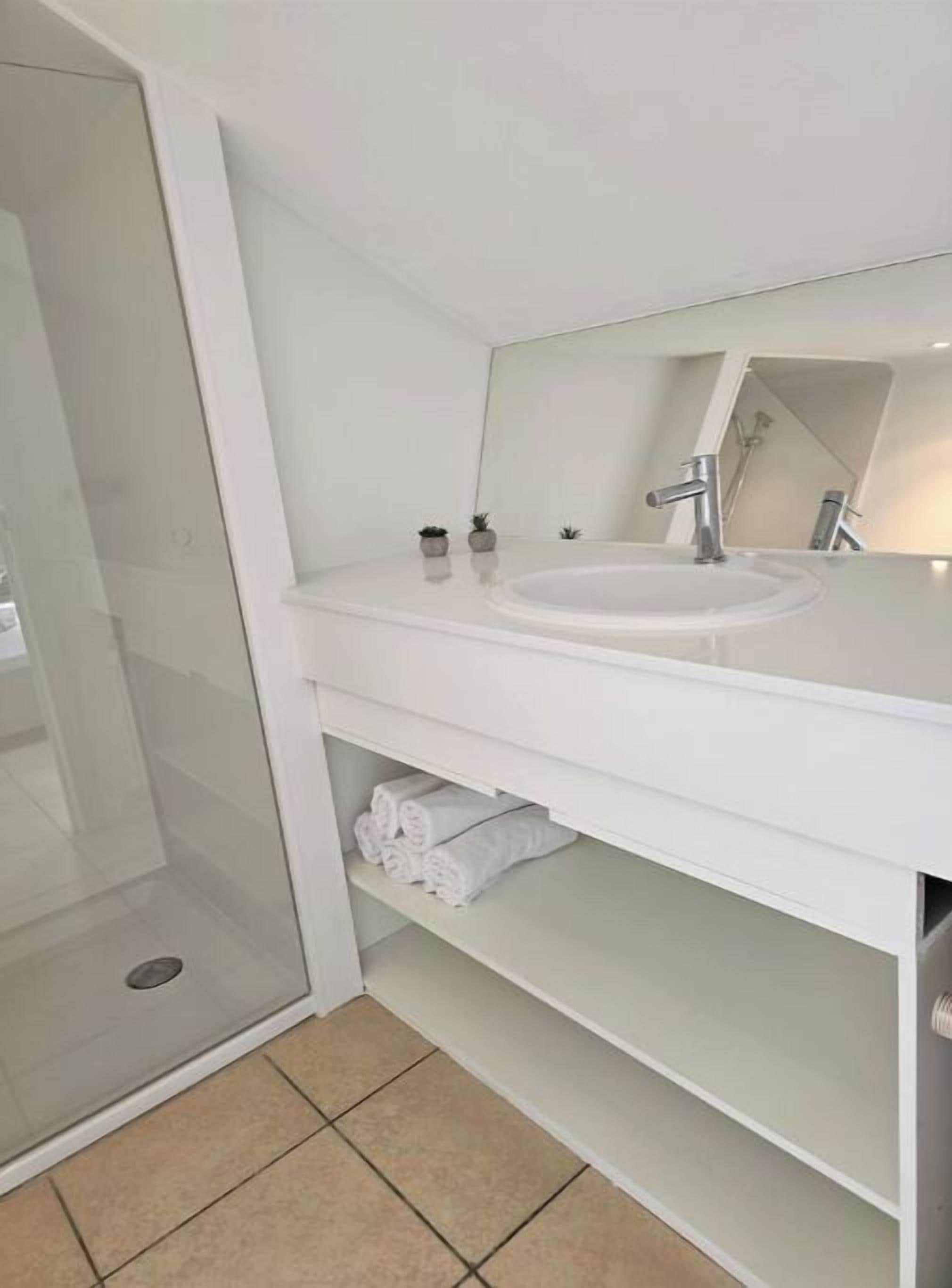 Hair dryer, towels