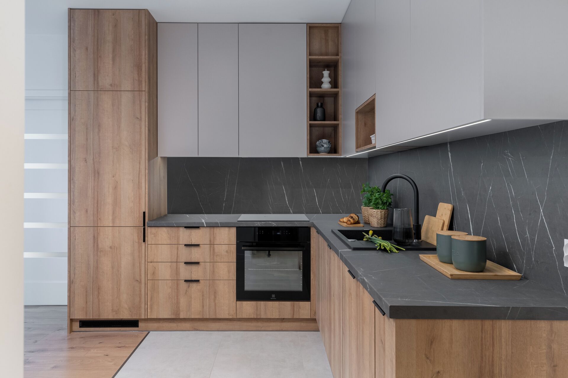 Family Suite | Private kitchenette | Fridge, oven, stovetop, dishwasher