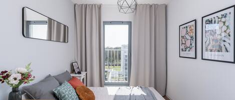 Suite | Skrivebord, strykejern/-brett, wi-fi (inkludert) og sengetøy