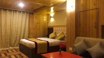 Deluxe Triple Room | Free WiFi, bed sheets