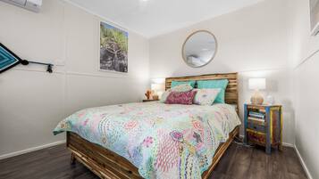 1 bedroom, iron/ironing board, bed sheets