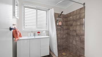 Shower, towels