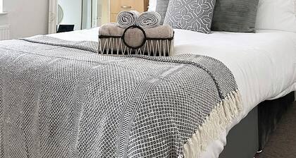 3 Bedroom House Near Liverpool Football Stadium