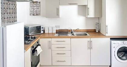 3 Bedroom House Near Liverpool Football Stadium