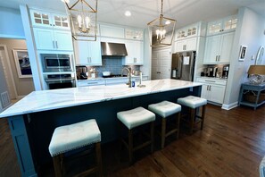 Fridge, microwave, oven, stovetop - New Listing: Bayside Resort Fenwick Island at The Point - Luxury House At The (Selbyville)