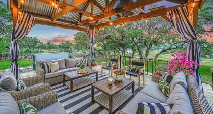 Hidden Hills I Family Vacation, Hot tub, Sleeps 24, 56 scenic acres for hiking!