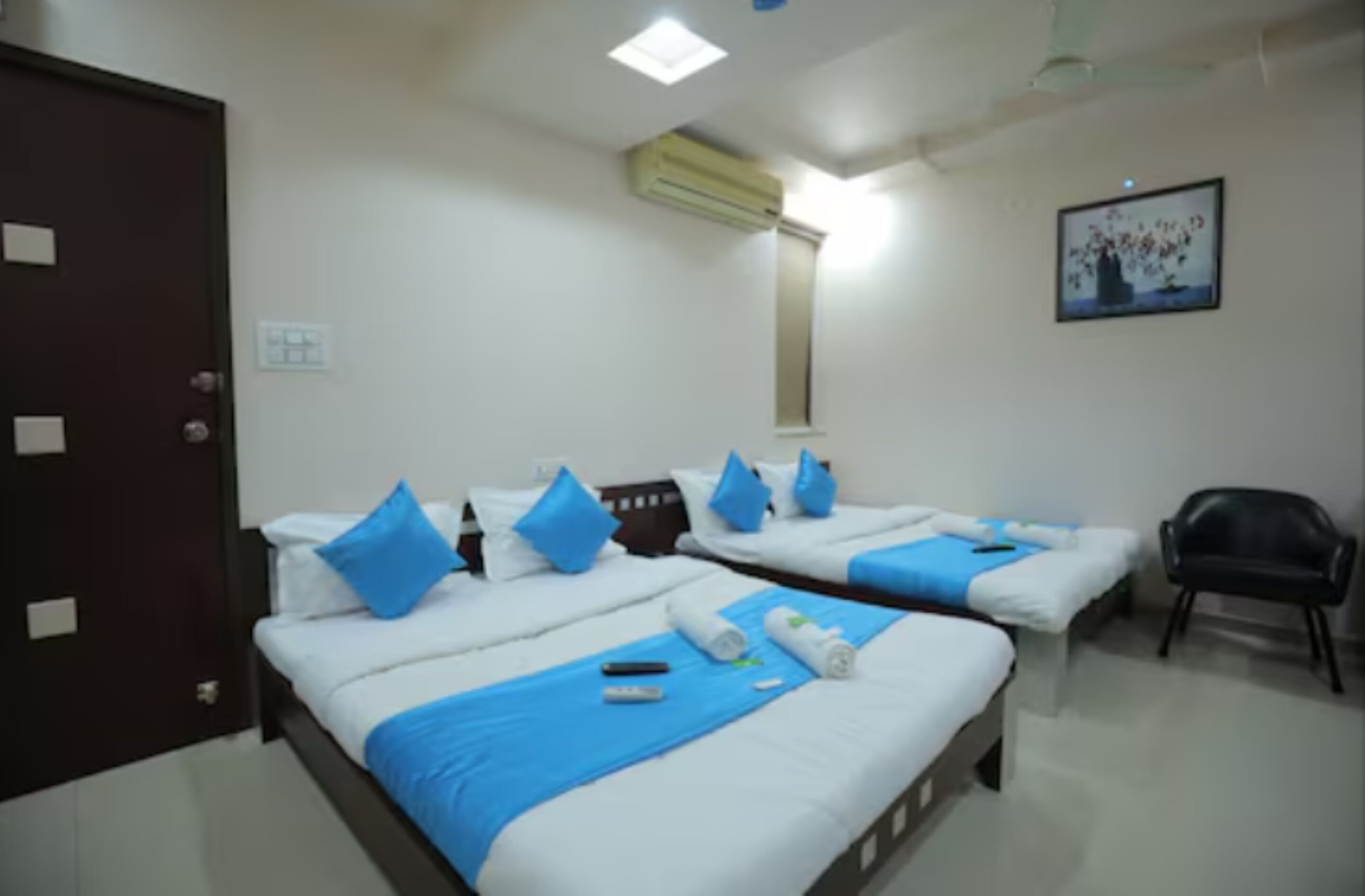 Premium Room | Free WiFi, bed sheets