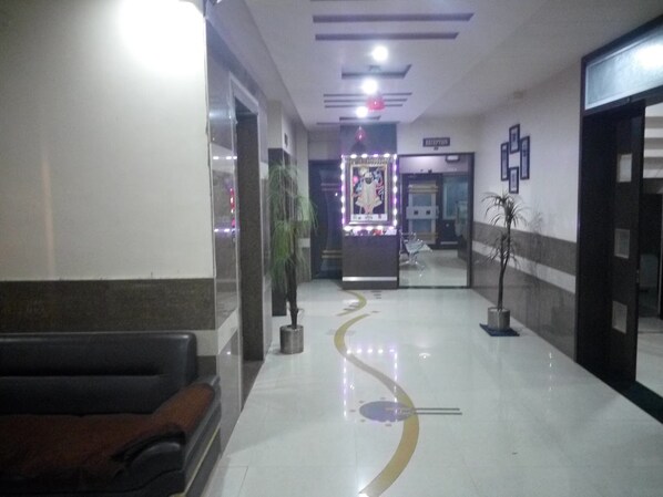 Exterior - Hotel Raviraj Palace Rajkot (Rajkot)