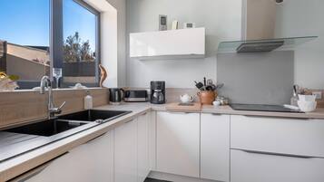 Fridge, microwave, oven, dishwasher