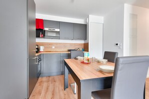 Fridge, microwave, oven, dishwasher