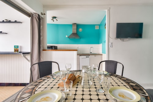 2 adults and 2 children – Pointe of Noirmoutier Island