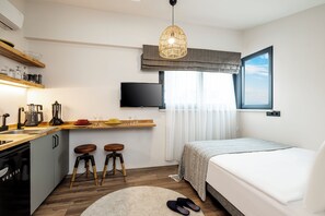 Premium bedding, soundproofing, iron/ironing board, free WiFi - Primera Suite (Istanbul)