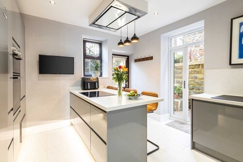 Host & Stay | Rock End