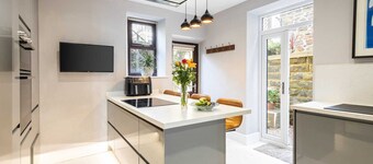 Host & Stay | Rock End