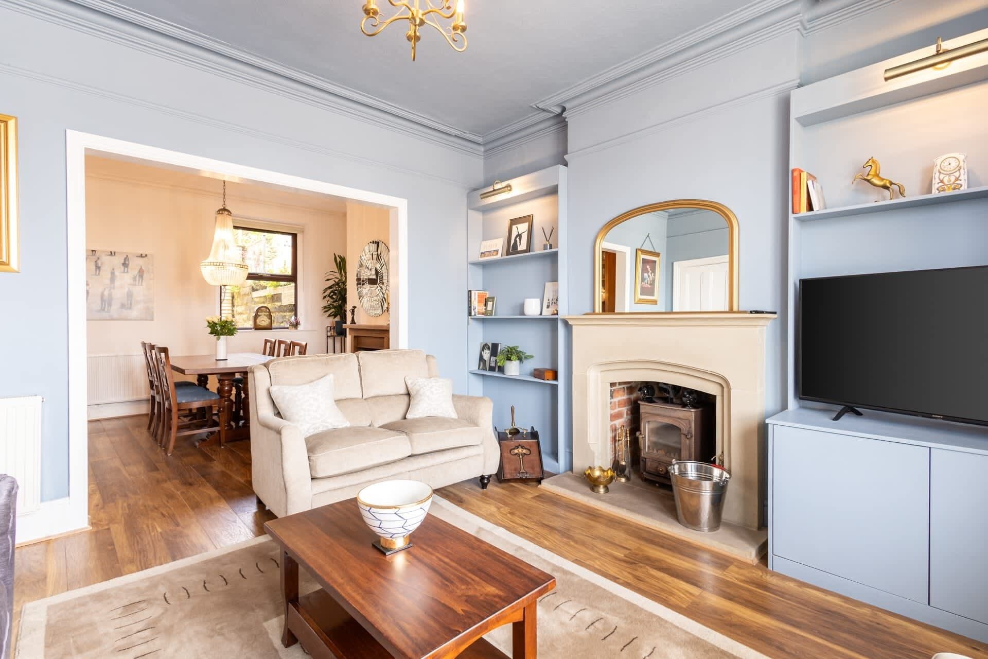 TV, fireplace, offices
