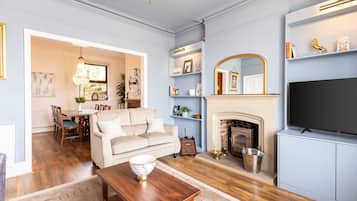 TV, fireplace, offices