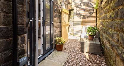 Host & Stay | Rock End