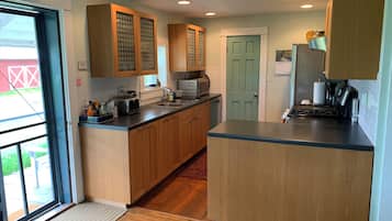 Cookware/dishes/utensils