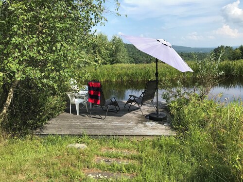 Catskill Farmhouse, mountain views, spring-fed swimming pond with deck, 22 acres