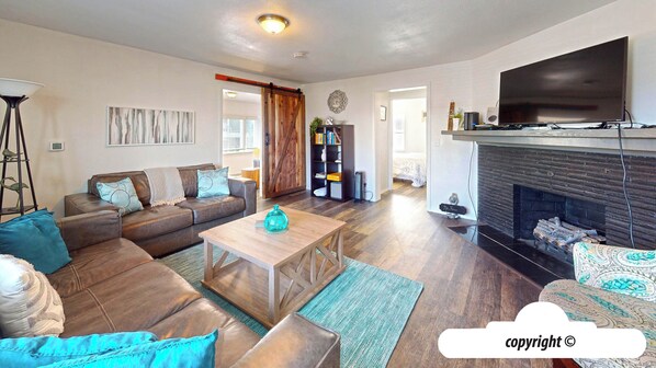 Fernseher, Tischtennisplatte