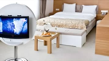 Standard Room, Lake View | Desk, iron/ironing board, free WiFi
