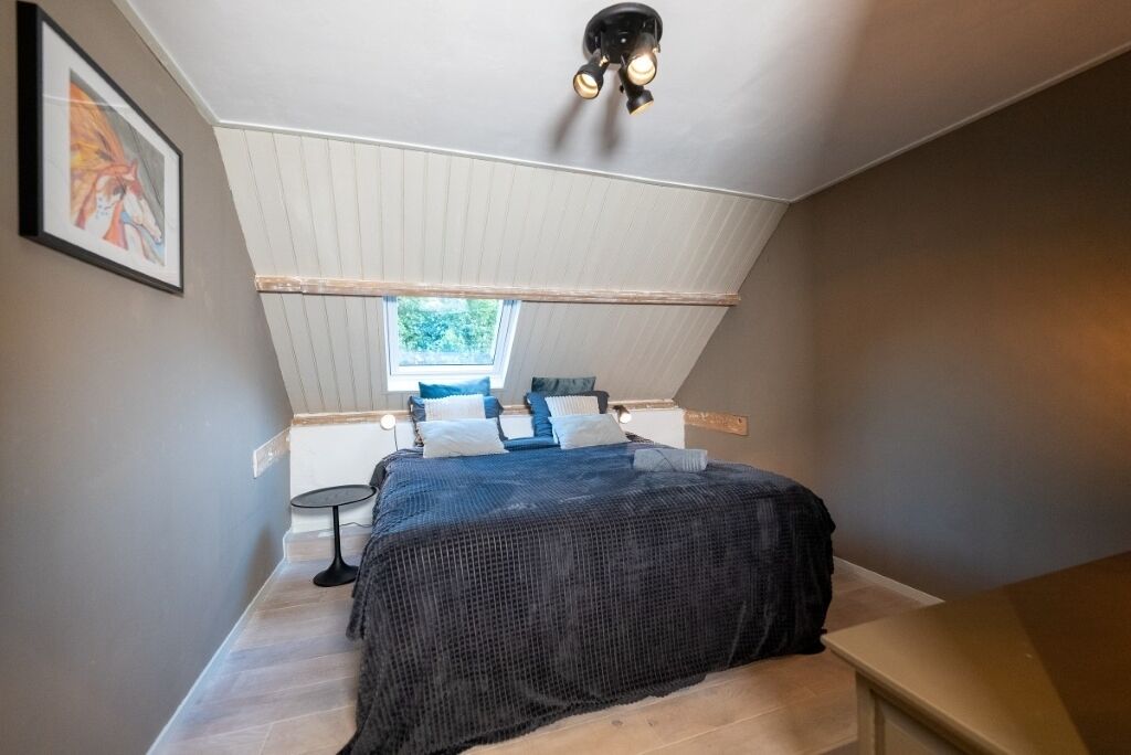 2 slaapkamers, een strijkplank/strijkijzer, wifi, beddengoed