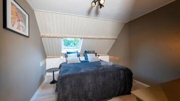 2 slaapkamers, een strijkplank/strijkijzer, wifi, beddengoed