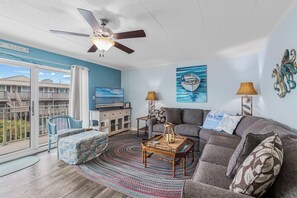 TV - Salty Sands 306 is a beautiful Ocean Block Condo just a short stroll to the beac (Ocean City)