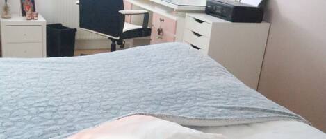 4 bedrooms, WiFi, bed sheets