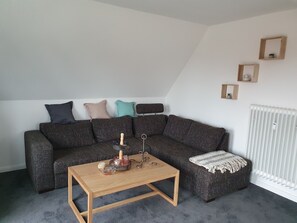 Smart-TV, peis og bøker