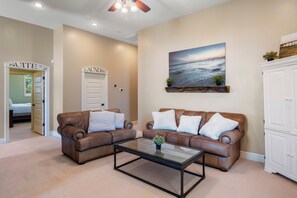 Smart-TV, peis, videospill og DVD-spiller