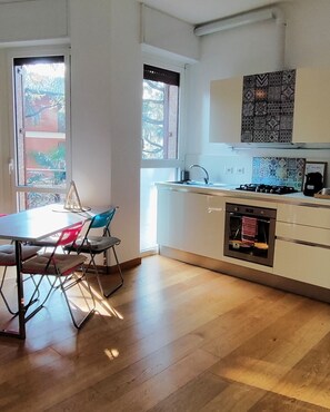 Fridge, oven, stovetop, dishwasher - HUB 21052: Milan, Lakes, MXP, Train Station (Busto Arsizio)