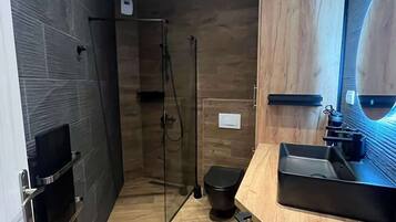 Shower, towels