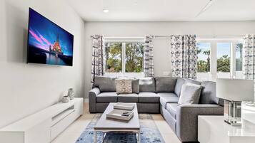 Una televisión, libros