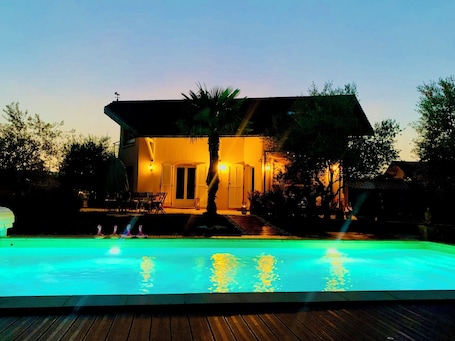 プール. Villa in Chens SUR Leman
