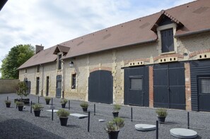 Exterior - Grand Gîte de Groupe Pour 14 Personnes au Cœur D'un Charmant Domaine Normand (Banneville-la-Campagne)