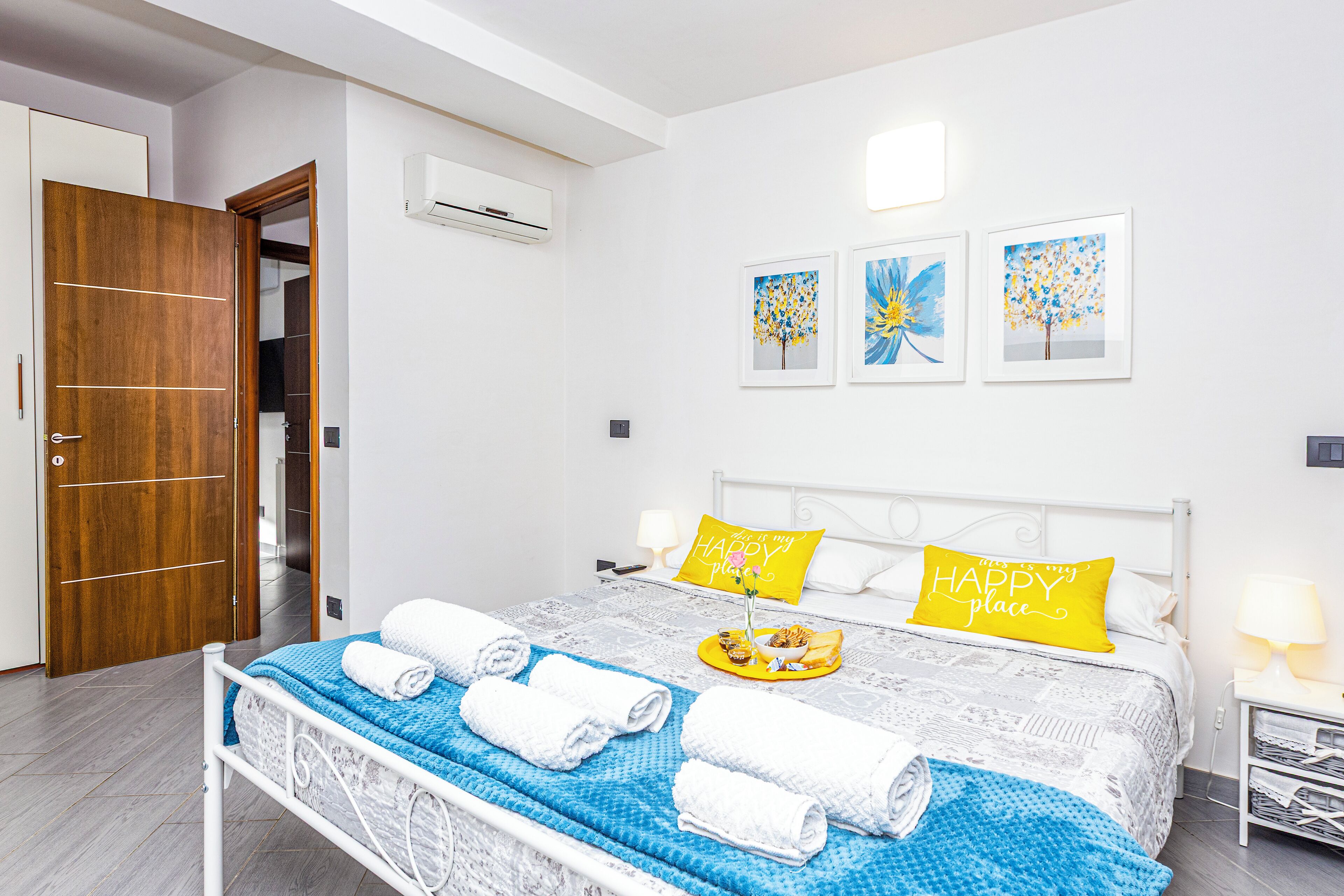 2 habitaciones, tabla de planchar con plancha, internet y ropa de cama 