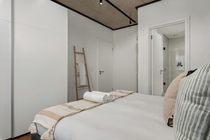 1 bedroom, iron/ironing board, Internet, bed sheets